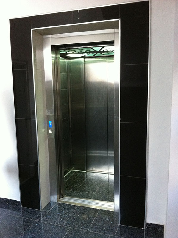 Луксузен Лифт